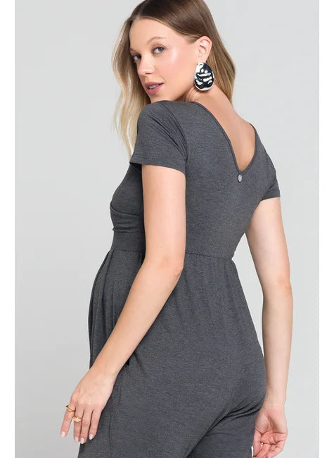 Macacão Manga Curta Decote Transpassado